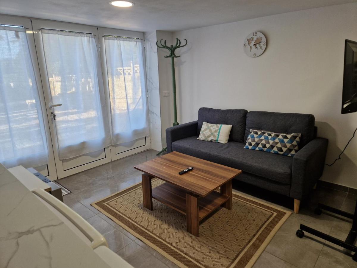 L'Auberge De Sucy - Studio Climatise Dış mekan fotoğraf